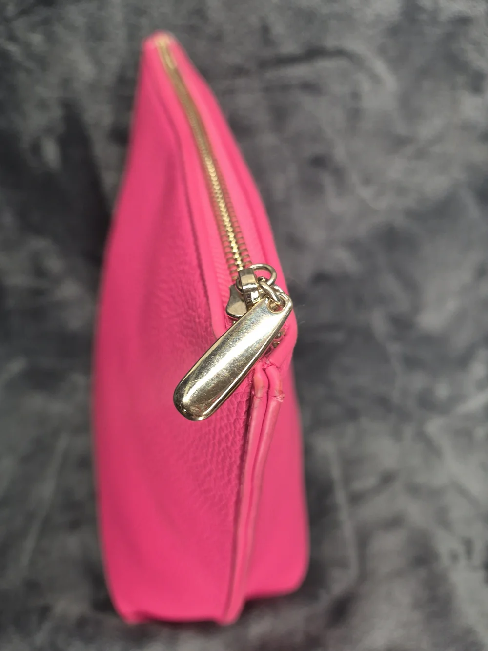ALICE WHEELER LONDON BRIGHT PINK LEATHER LOOK CLUTCH MAKE UP TRAVEL  HANDBAG